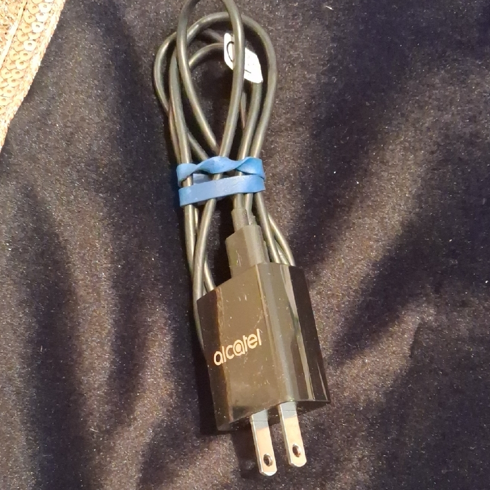 Alcatel Black Smartphone with Charger and Case - Picture 6 of 6